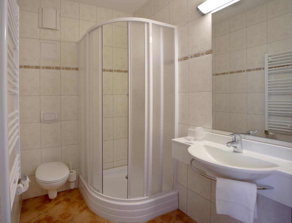 Hotel Citymaxx Rostock Rum bild